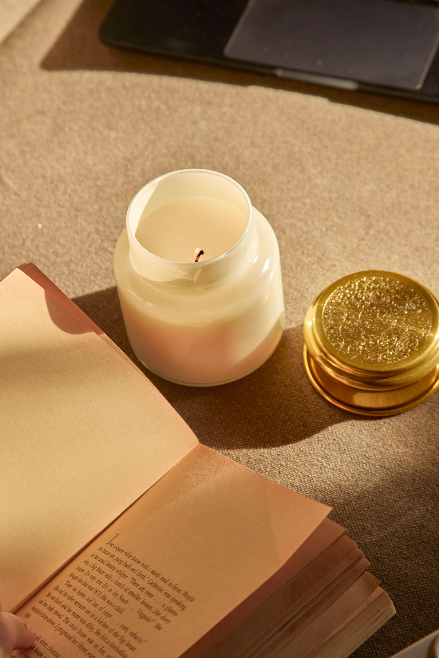 Elegant Pearl Jar -Warm Elixir